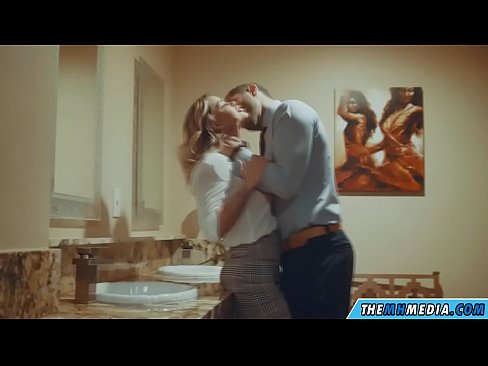 ❤️ Quandu una bionda tettona ti seduce in un bagnu publicu ❤️❌ Porno à co.xxxner.ru ☑